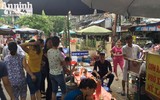 Cận cảnh các sân chơi trẻ em bị người lớn 