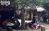 Cận cảnh các sân chơi trẻ em bị người lớn 