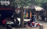 Cận cảnh các sân chơi trẻ em bị người lớn 