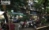 Cận cảnh các sân chơi trẻ em bị người lớn 
