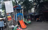Cận cảnh các sân chơi trẻ em bị người lớn 