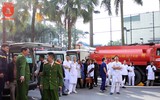 Cảnh sát PCCC Hà Nội giải cứu nhiều người mắc kẹt tại vụ cháy ở Golden Westlake 151 Thụy Khuê