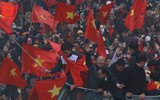 Biển người chào đón những người hùng U23 Việt Nam ở Hà Nội