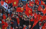 Biển người chào đón những người hùng U23 Việt Nam ở Hà Nội