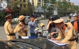 CSGT Hà Nội lập biên bản xử lý nghiêm các phương tiện vi phạm