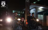 Công an Hà Nội trắng đêm trên đường cùng người hâm mộ bóng đá