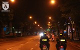 Công an Hà Nội trắng đêm trên đường cùng người hâm mộ bóng đá