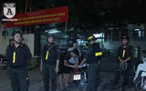 Công an Hà Nội trắng đêm trên đường cùng người hâm mộ bóng đá