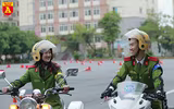 Xem nữ sinh Học viện Cảnh sát trổ tài điều khiển xe phân khối lớn