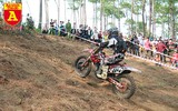Cận cảnh những tay đua mô tô tranh tài ở Hà Giang