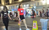 Ghi hình xử phạt hành vi xả rác nơi công cộng ở Hà Nội