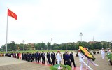 Đại biểu Quốc hội viếng Chủ tịch Hồ Chí Minh trước khai mạc Kỳ họp thứ 7 Quốc hội khóa XIV