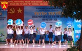 Học sinh Hà Nội thích thú khi được thực hành kiến thức an toàn giao thông