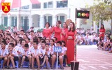 Học sinh Hà Nội thích thú khi được thực hành kiến thức an toàn giao thông