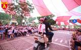 Học sinh Hà Nội thích thú khi được thực hành kiến thức an toàn giao thông