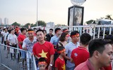 Cổ động viên cực nhiệt tại sân vận động Mỹ Đình