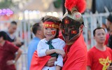 Cổ động viên cực nhiệt tại sân vận động Mỹ Đình