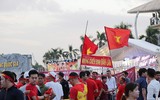 Cổ động viên cực nhiệt tại sân vận động Mỹ Đình