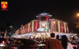Biển người đổ về Hồ Gươm hân hoan đón năm mới 2020