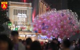 Biển người đổ về Hồ Gươm hân hoan đón năm mới 2020