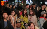 Biển người đổ về Hồ Gươm hân hoan đón năm mới 2020