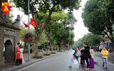 Hà Nội đỏ rực cờ hoa mừng Đảng mừng Xuân Canh Tý