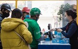Nhiều nơi tranh thủ tăng giá, nhưng vẫn có điểm phát miễn phí khẩu trang
