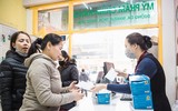 Nhiều nơi tranh thủ tăng giá, nhưng vẫn có điểm phát miễn phí khẩu trang