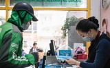 Nhiều nơi tranh thủ tăng giá, nhưng vẫn có điểm phát miễn phí khẩu trang