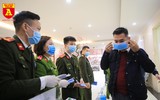 Lan tỏa tinh thần tặng khẩu trang vì cộng đồng trong lực lượng Công an