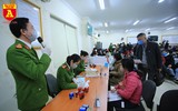 Lan tỏa tinh thần tặng khẩu trang vì cộng đồng trong lực lượng Công an