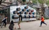 Con đường nghệ thuật bằng... rác thải