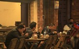 Cuộc sống người dân Hà Nội như thế nào khi phát hiện người nhiễm Covid-19?