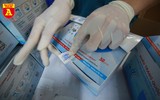 Bên trong xưởng sản xuất khẩu trang làm từ vải không dệt