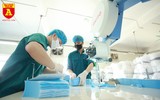 Bên trong xưởng sản xuất khẩu trang làm từ vải không dệt