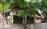 Hình ảnh khác lạ trên những tuyến phố vốn sầm uất nhất của Hà Nội