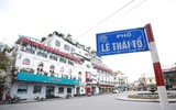 Hình ảnh khác lạ trên những tuyến phố vốn sầm uất nhất của Hà Nội