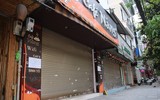 Hình ảnh khác lạ trên những tuyến phố vốn sầm uất nhất của Hà Nội