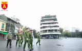Công an Hà Nội tăng cường kiểm soát người ra đường, thực hiện nghiêm cách ly xã hội phòng ngừa Covid-19