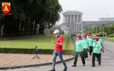 Thăm khu di tích nhà sàn Bác Hồ ở Hà Nội
