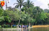 Thăm khu di tích nhà sàn Bác Hồ ở Hà Nội