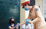 Hình ảnh đẹp của Công an Thủ đô trong kỳ thi THPT 2020