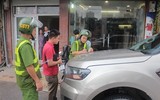Hà Nội ra quân xử lý ôtô dừng đỗ trên vỉa hè, dưới lòng đường sai quy định