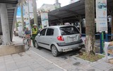 Hà Nội ra quân xử lý ôtô dừng đỗ trên vỉa hè, dưới lòng đường sai quy định