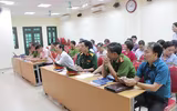 Cận cảnh diễn tập phương án chữa cháy, cứu người mắc kẹt tại số nhà 28 Hàng Hòm