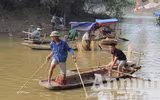 Hà Nội: Cả làng xuống sông đánh dậm