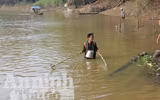 Hà Nội: Cả làng xuống sông đánh dậm