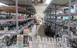 Cận cảnh chợ đồ cũ ở dưới chân cầu Thăng Long