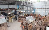 Cận cảnh chợ đồ cũ ở dưới chân cầu Thăng Long