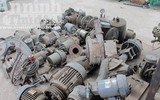 Cận cảnh chợ đồ cũ ở dưới chân cầu Thăng Long